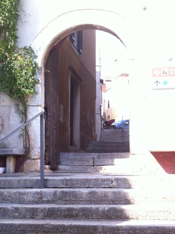 Guesthouse Galeb Vrsar Buitenkant foto
