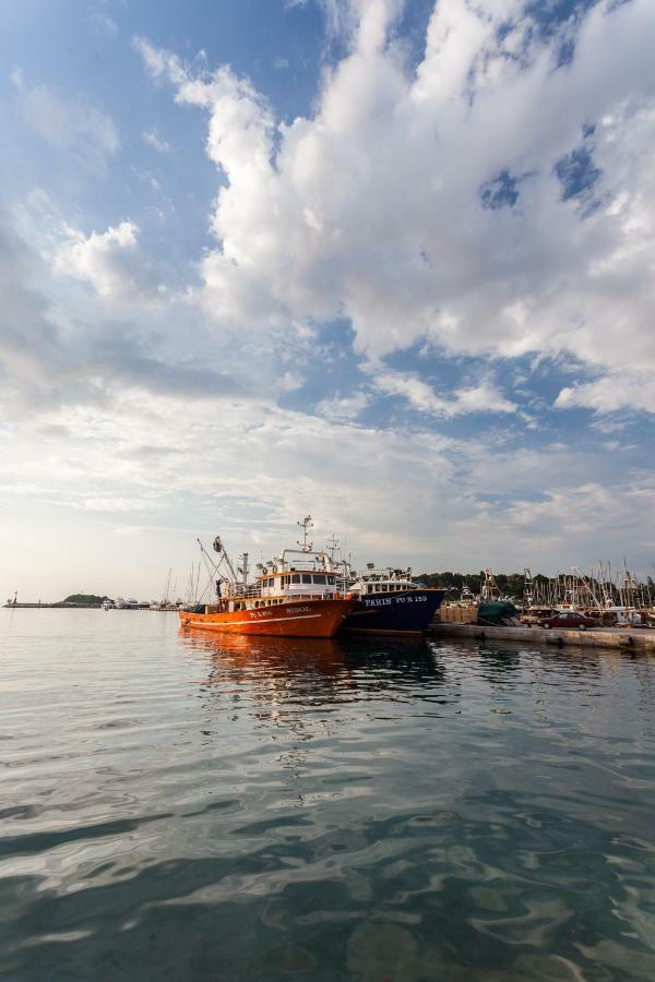 Guesthouse Galeb Vrsar Buitenkant foto